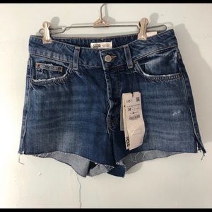 NWT Zara Distressed Jean Shorts